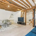 Heart Of Paris & Pompidou - 1Br - Paris Vacation Rentals
